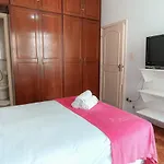 Apartamento luminoso com vista lateral para praia